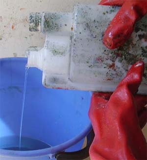 Make your own orgonite : Pour catalyst