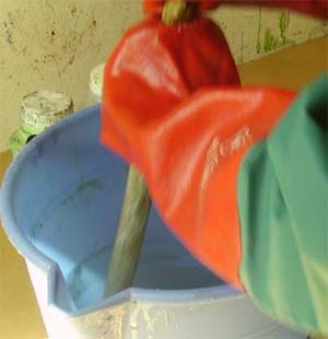 Make your own orgonite : Stir thoroughly