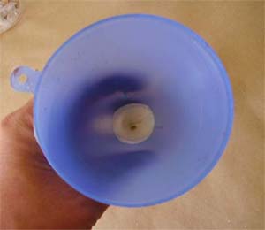 Make your own orgonite HHG: Close nozzle with masking tape